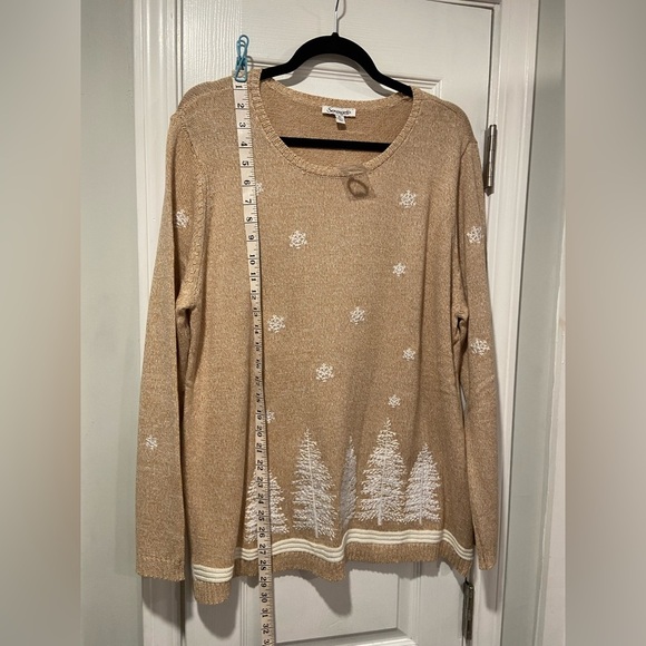 NWT Serengeti Size XL Tan White Embroidered Snowflake Pine Tree Knit Tunic Top - Picture 11 of 12